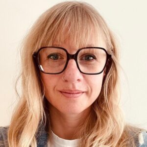 Porträtfoto von Mag. Dr. Ramona Jeitler, Vorstandsmitglied der ÖPhG